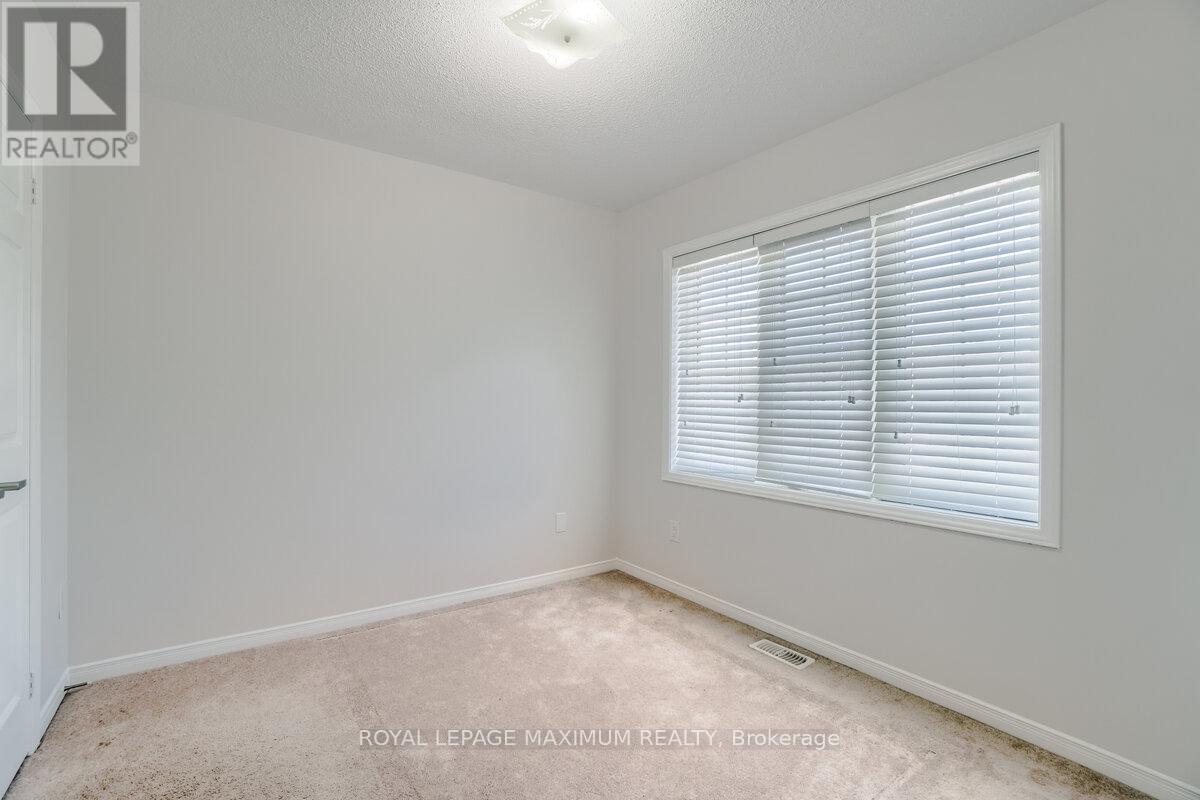 160 Gentile Circle, Vaughan, ON - Indoor Photo Showing Other Room