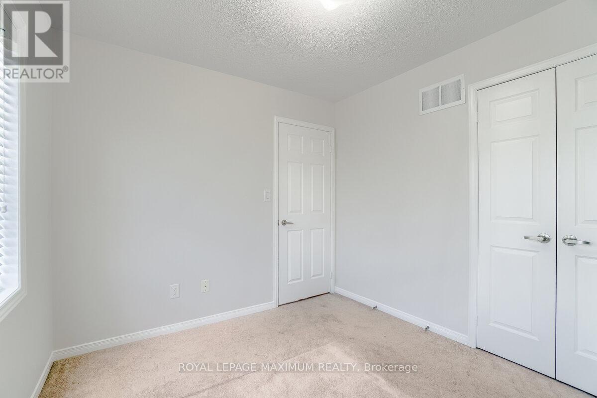 160 Gentile Circle, Vaughan, ON - Indoor Photo Showing Other Room