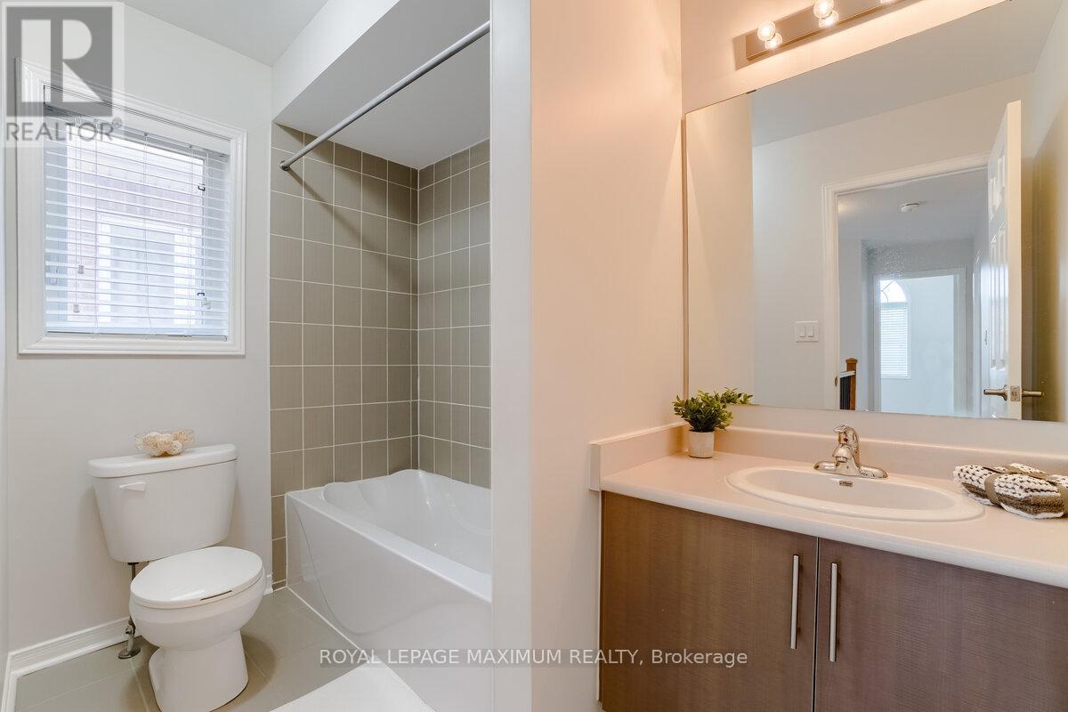 160 Gentile Circle, Vaughan, ON - Indoor Photo Showing Bathroom