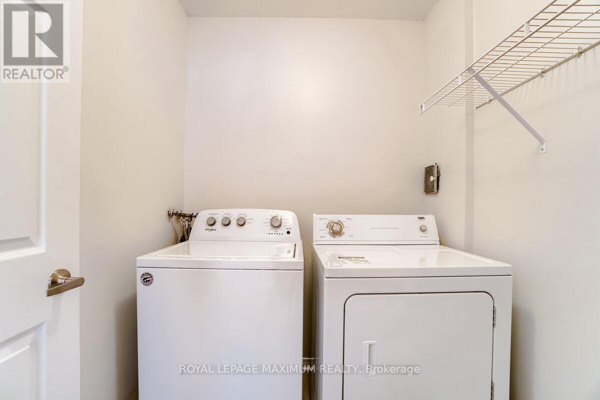 160 Gentile Circle, Vaughan, ON - Indoor Photo Showing Laundry Room