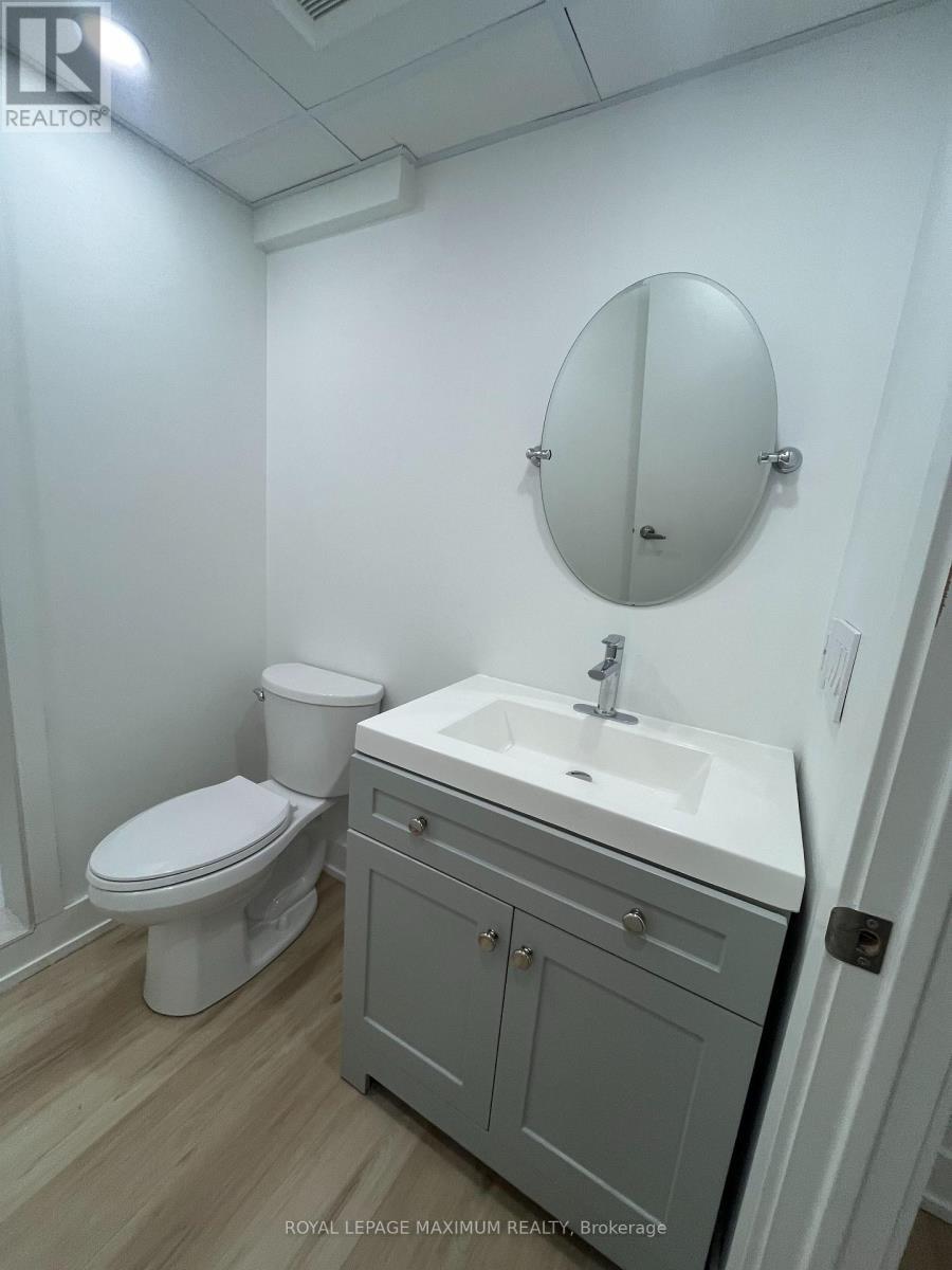 160 Gentile Circle, Vaughan, ON - Indoor Photo Showing Bathroom