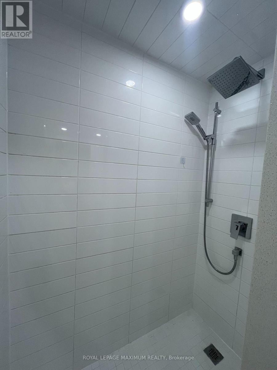 160 Gentile Circle, Vaughan, ON - Indoor Photo Showing Bathroom