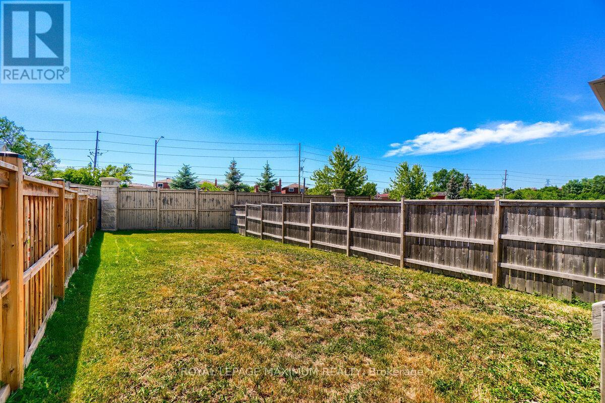 160 Gentile Circle, Vaughan, ON - Outdoor With Backyard