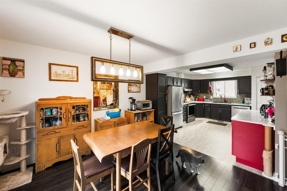 9-1020 Cedar Street, Okanagan Falls, BC - Indoor Photo Showing Dining Room