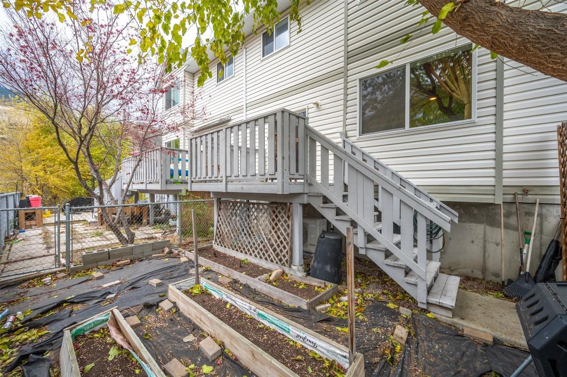 9-1020 Cedar Street, Okanagan Falls, BC - Outdoor With Exterior