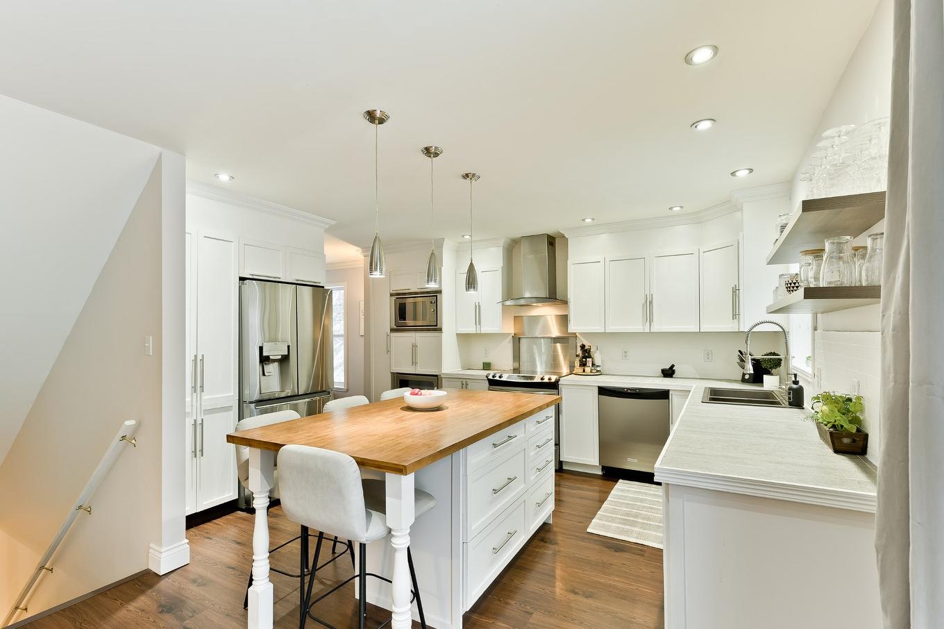 Cuisine - 81 Rue Raymond, Magog, QC - Indoor Photo Showing Kitchen With Double Sink With Upgraded Kitchen