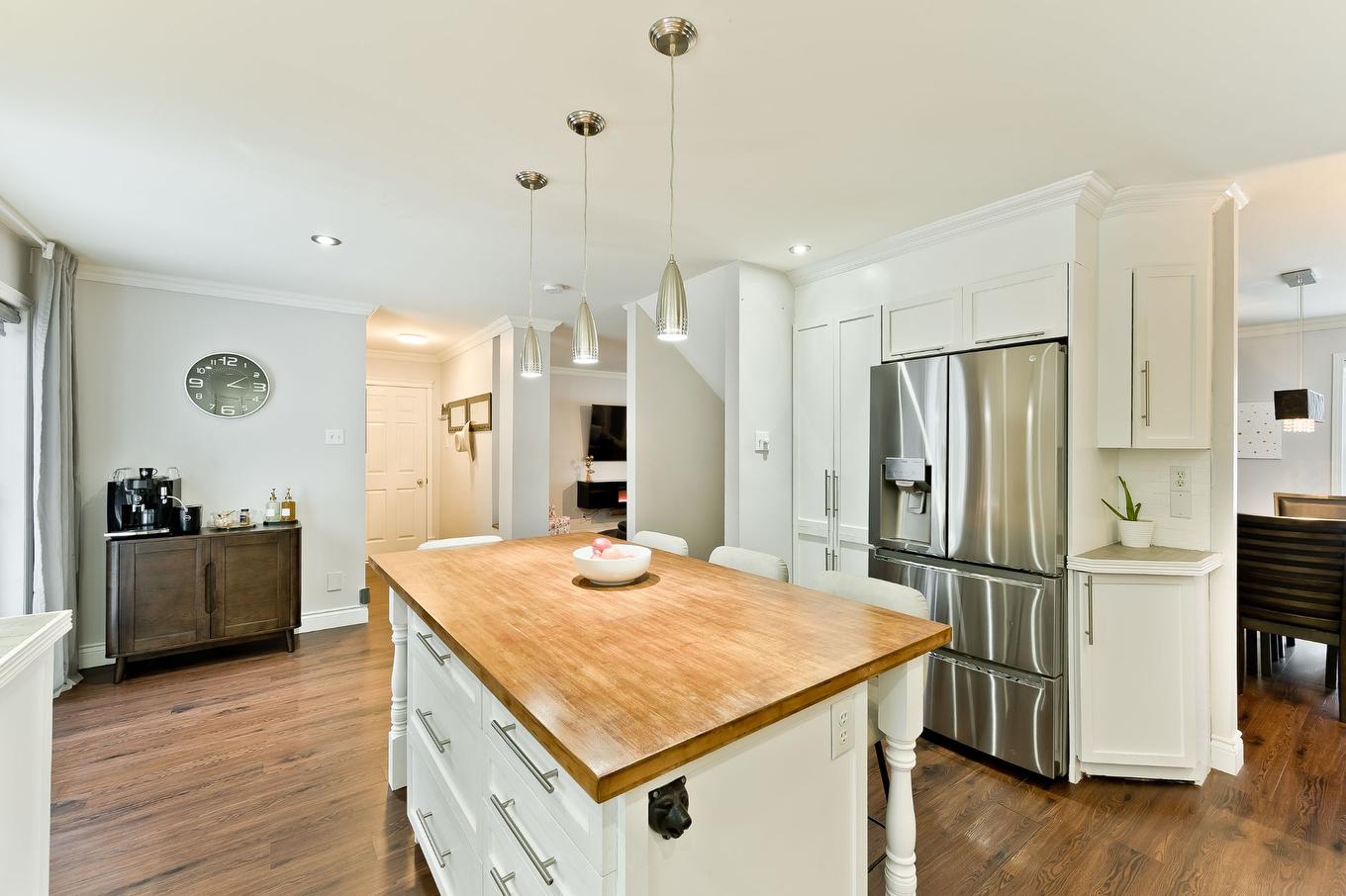 Cuisine - 81 Rue Raymond, Magog, QC - Indoor Photo Showing Kitchen With Upgraded Kitchen