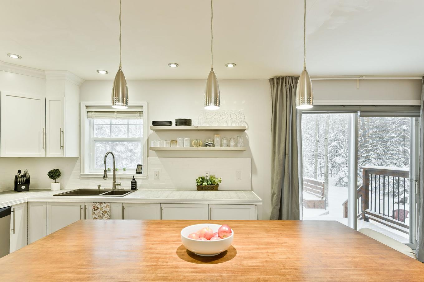 Cuisine - 81 Rue Raymond, Magog, QC - Indoor Photo Showing Kitchen With Double Sink