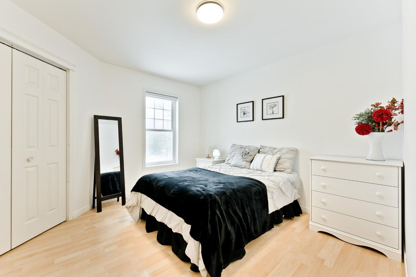 Chambre à coucher - 81 Rue Raymond, Magog, QC - Indoor Photo Showing Bedroom
