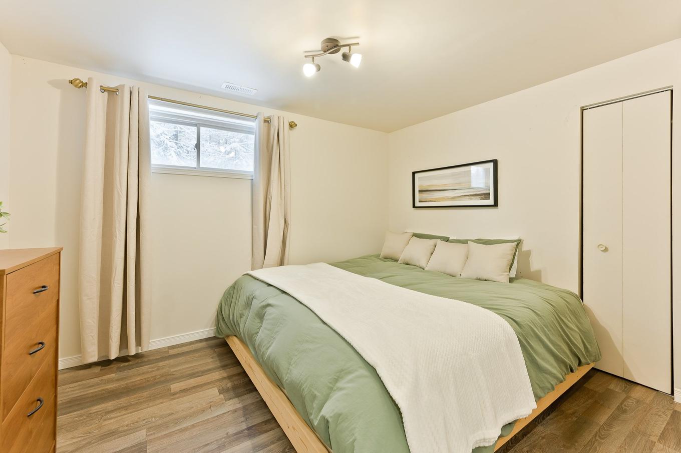 Chambre à coucher - 81 Rue Raymond, Magog, QC - Indoor Photo Showing Bedroom