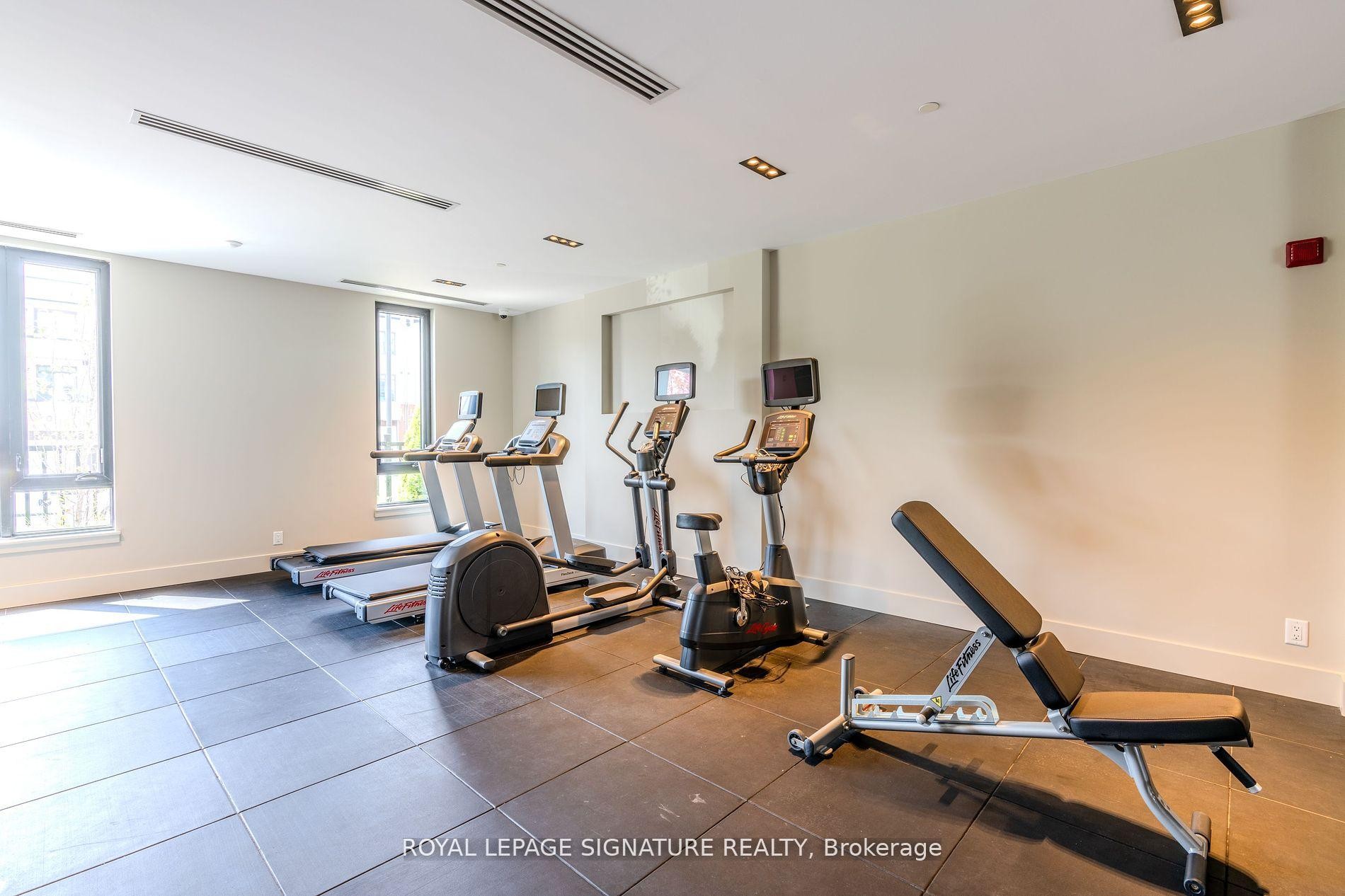 314-1440 Clarriage Court, Milton, ON - Indoor Photo Showing Gym Room