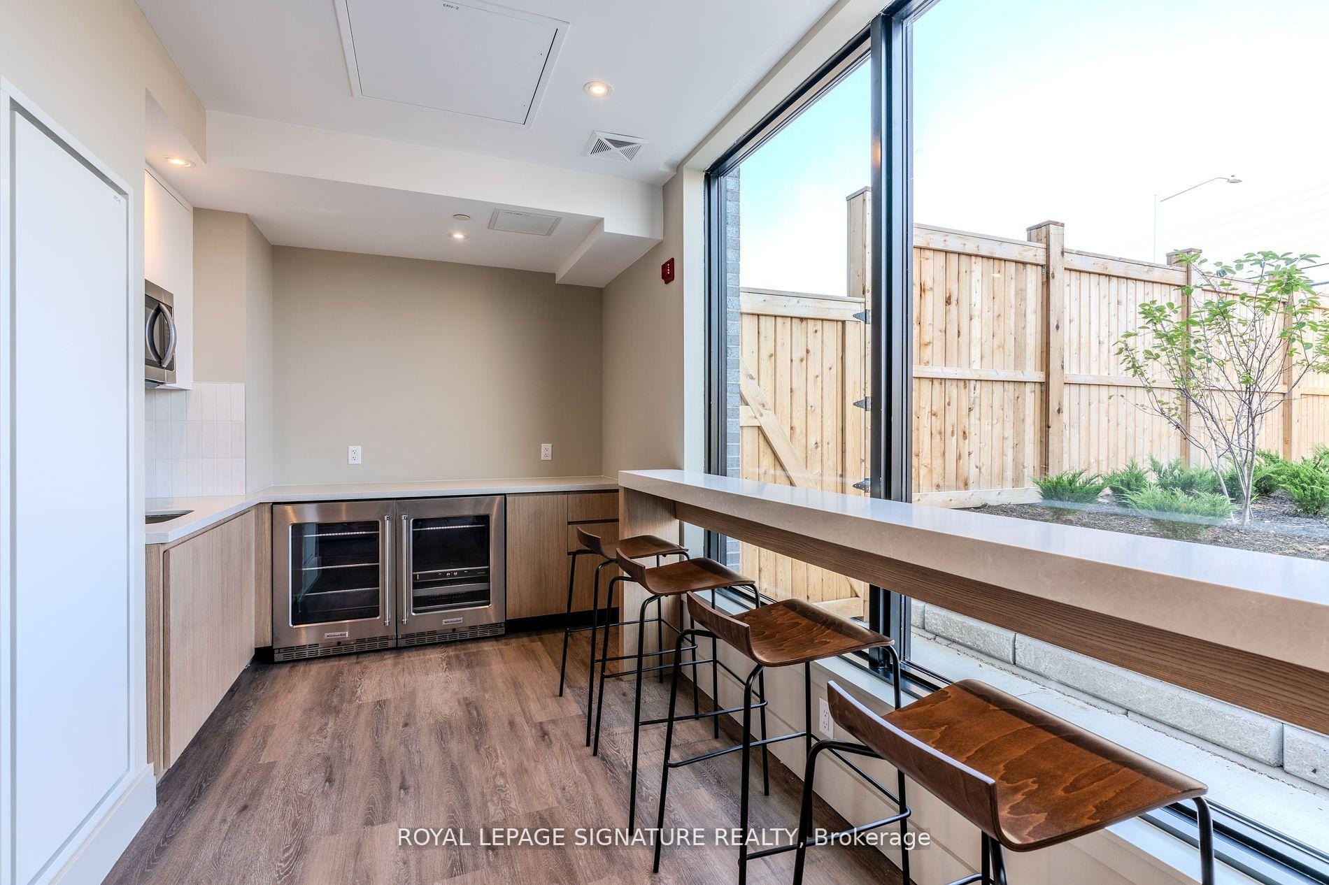 314-1440 Clarriage Court, Milton, ON - Indoor Photo Showing Other Room