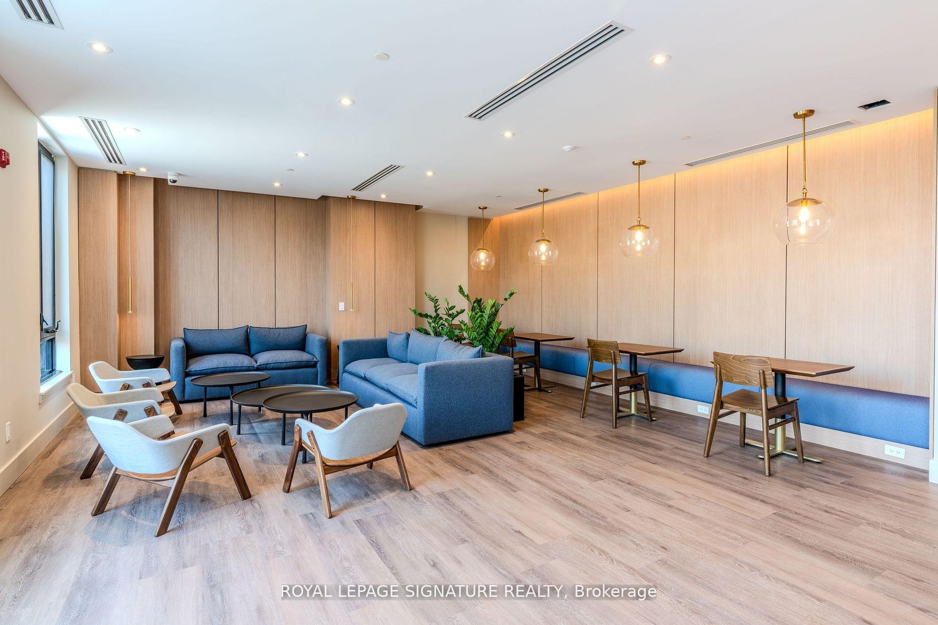 314-1440 Clarriage Court, Milton, ON - Indoor Photo Showing Other Room