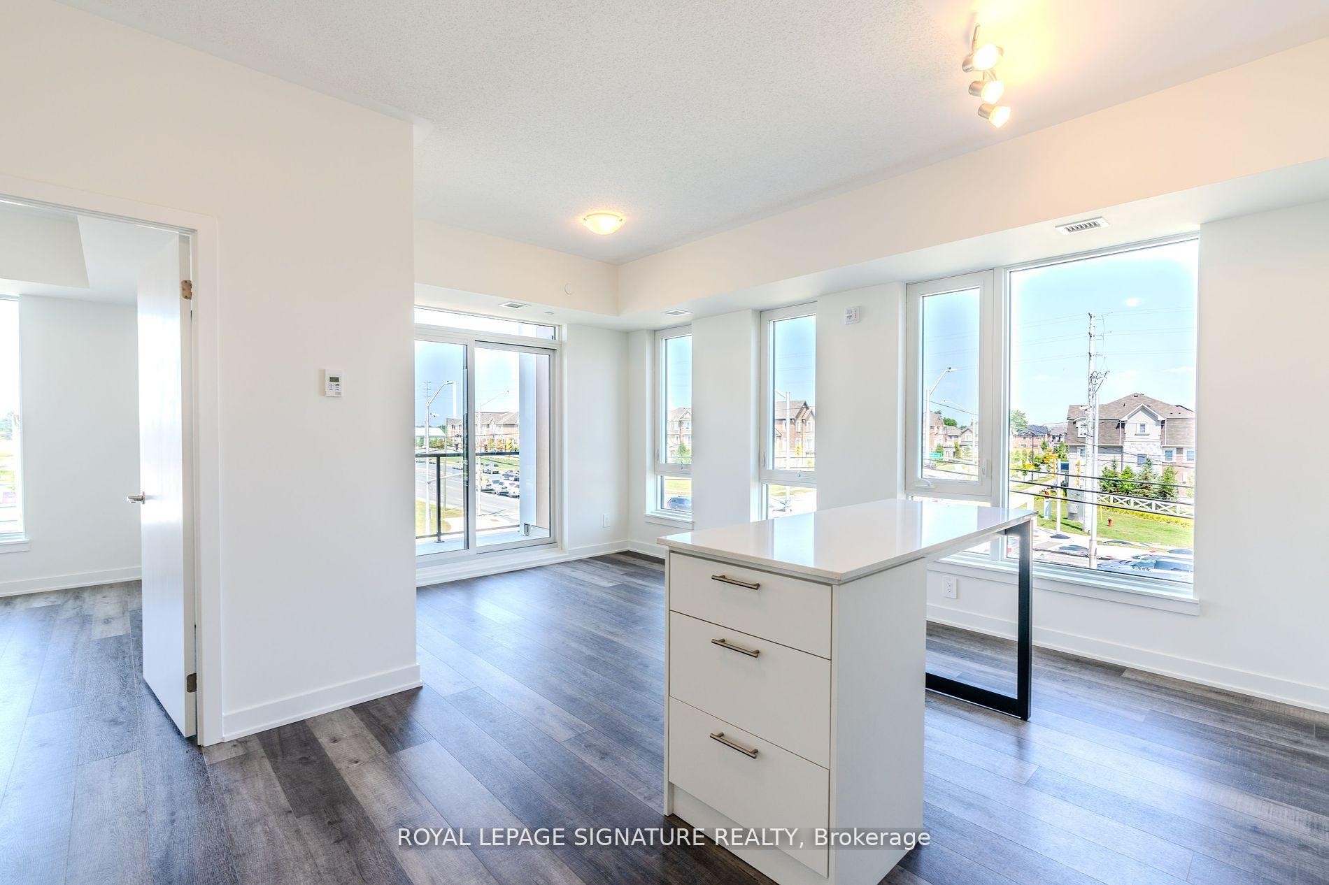 314-1440 Clarriage Court, Milton, ON - Indoor Photo Showing Other Room