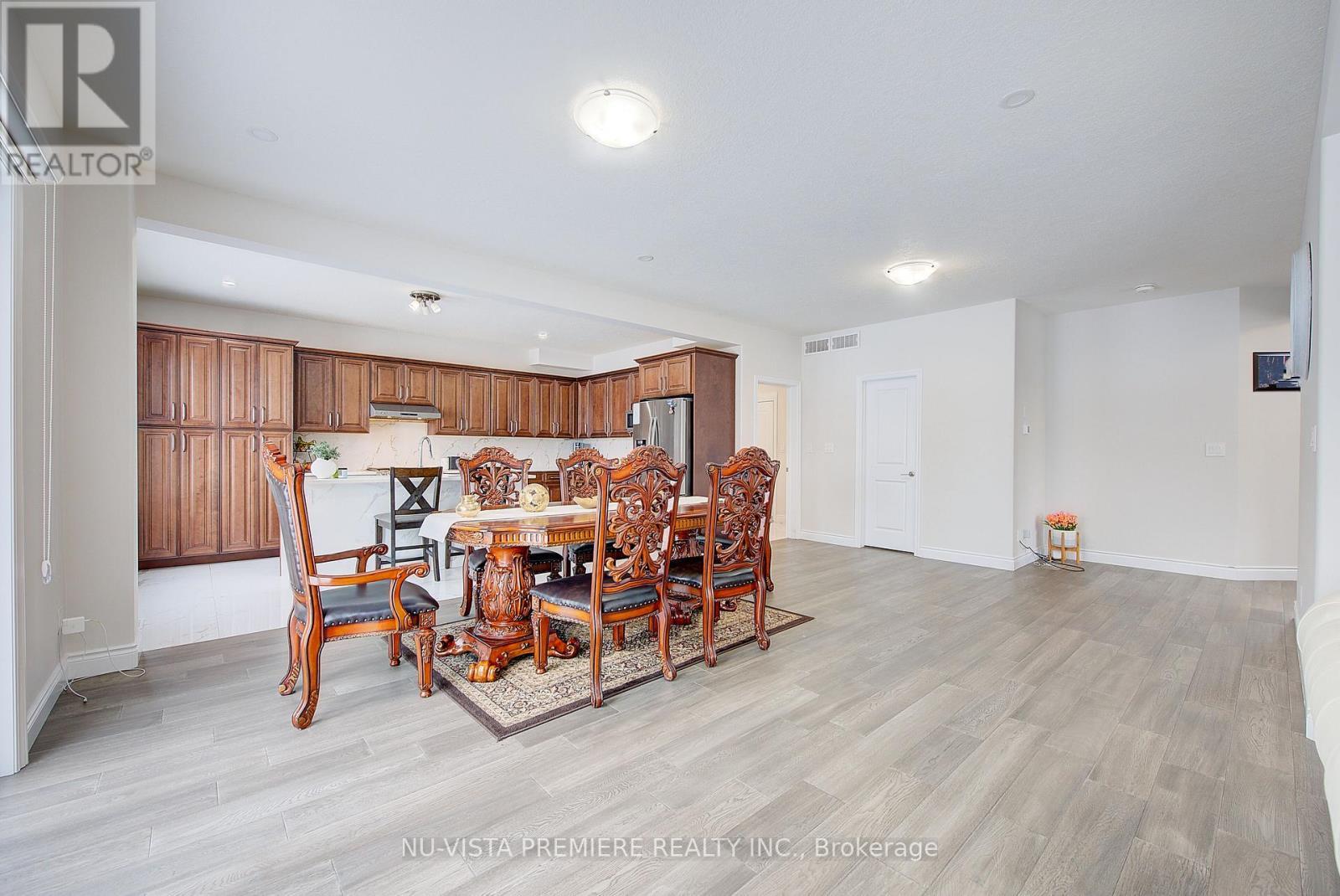 2232 Tripp Drive, London South (South V), ON - Indoor