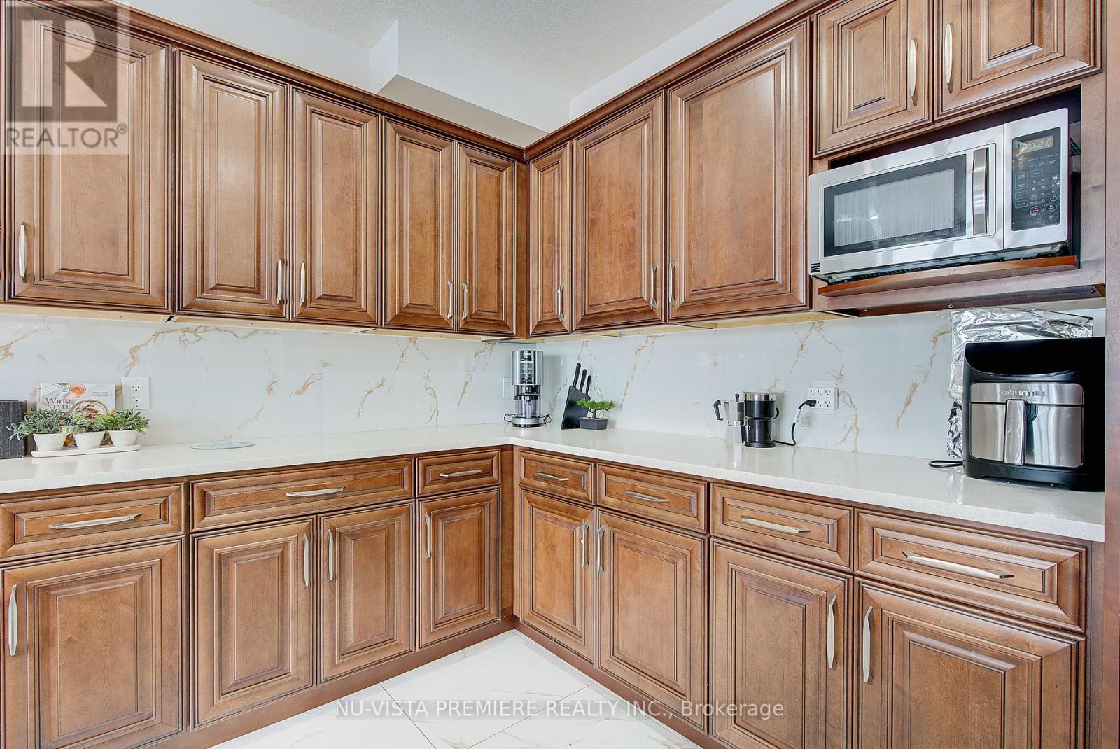 2232 Tripp Drive, London South (South V), ON - Indoor Photo Showing Kitchen