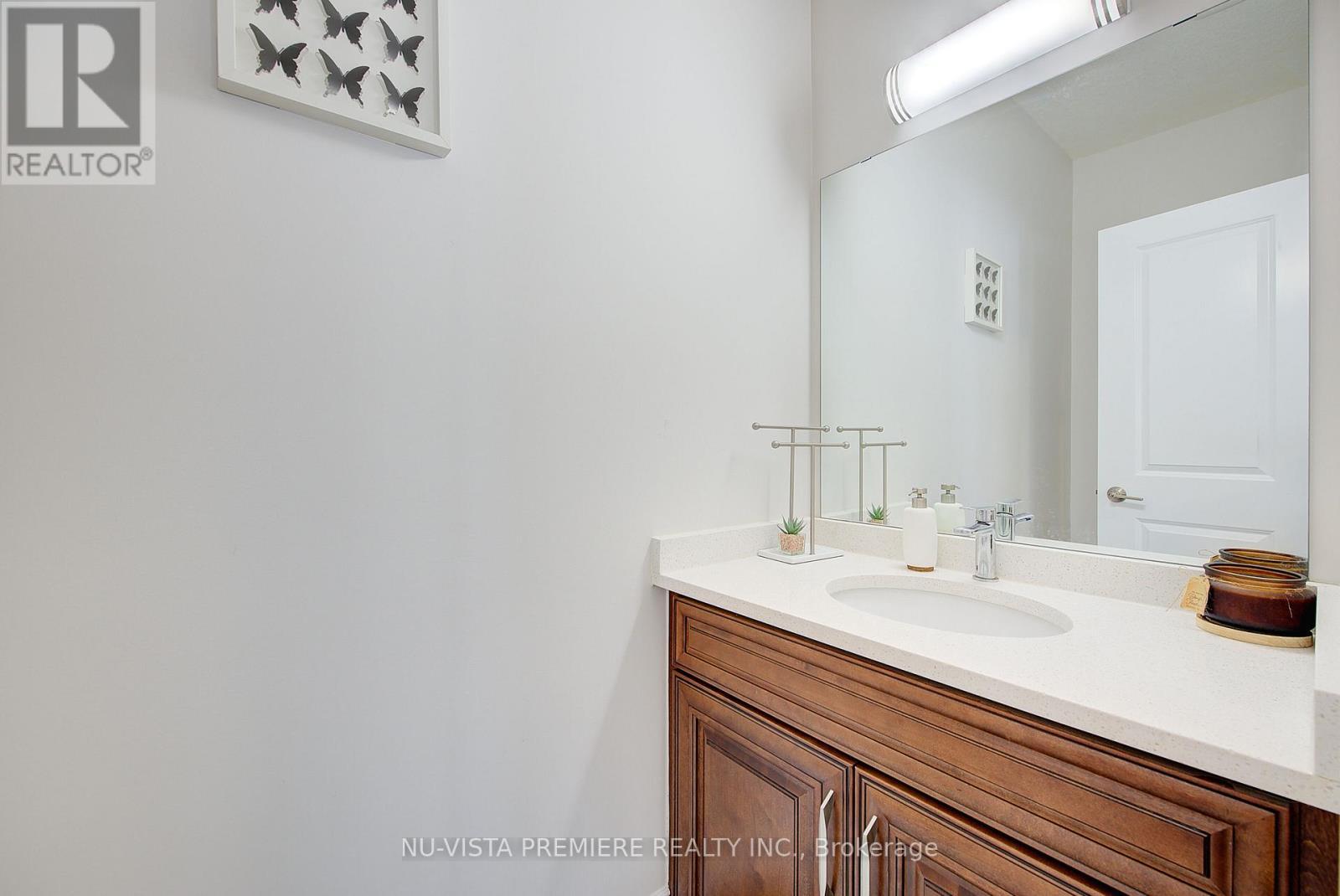 2232 Tripp Drive, London South (South V), ON - Indoor Photo Showing Bathroom