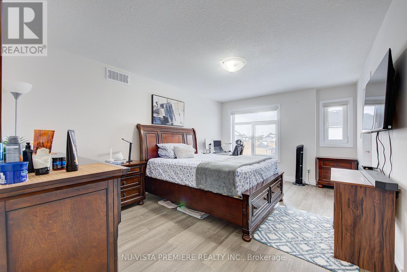 2232 Tripp Drive, London South (South V), ON - Indoor Photo Showing Bedroom