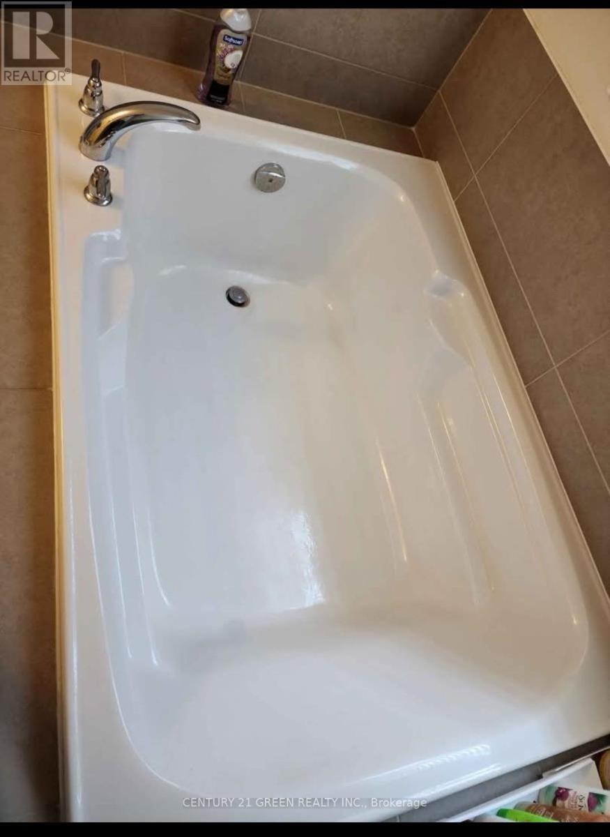 55 Prestwick Street, Hamilton, ON - Indoor Photo Showing Bathroom