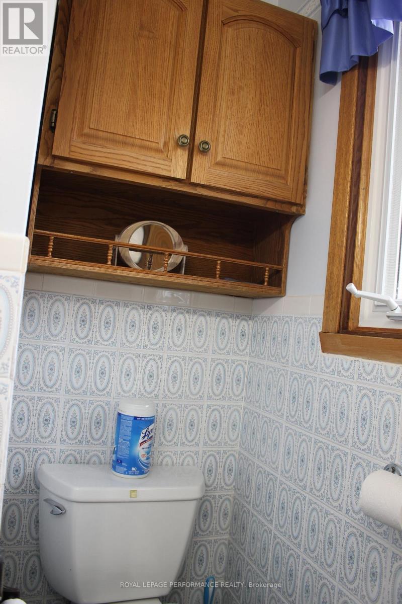 408 Beach Avenue, Cornwall, ON - Indoor Photo Showing Laundry Room