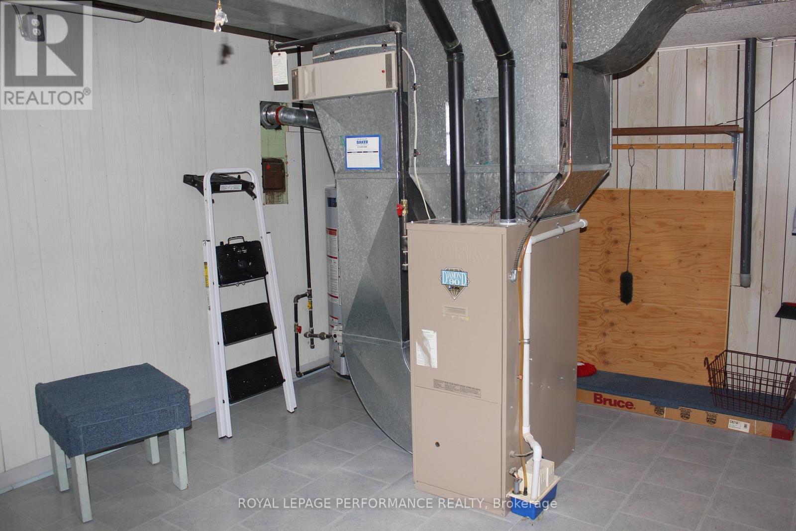 408 Beach Avenue, Cornwall, ON - Indoor Photo Showing Basement