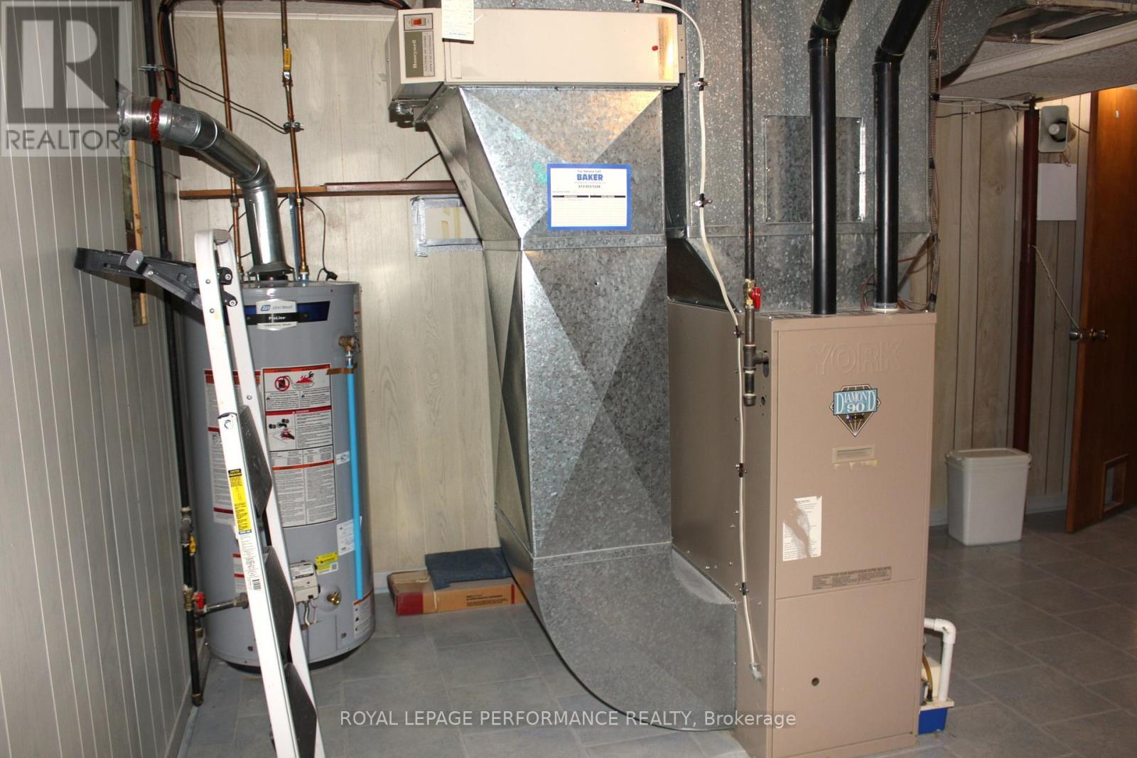 408 Beach Avenue, Cornwall, ON - Indoor Photo Showing Basement