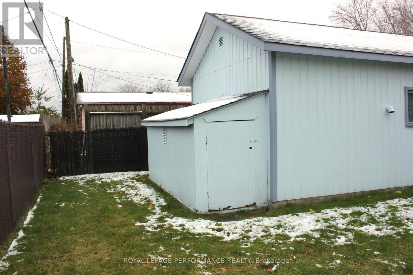 408 Beach Avenue, Cornwall, ON - Outdoor