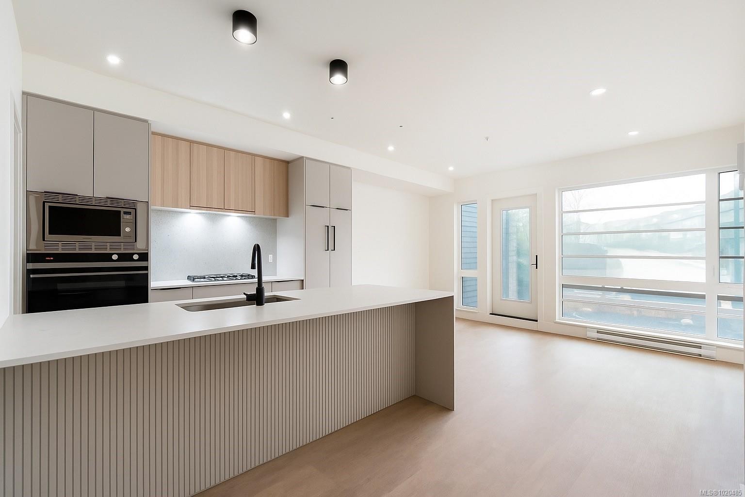 308-2341 Bear Mountain Pkwy, Langford, BC - Indoor Photo Showing Kitchen
