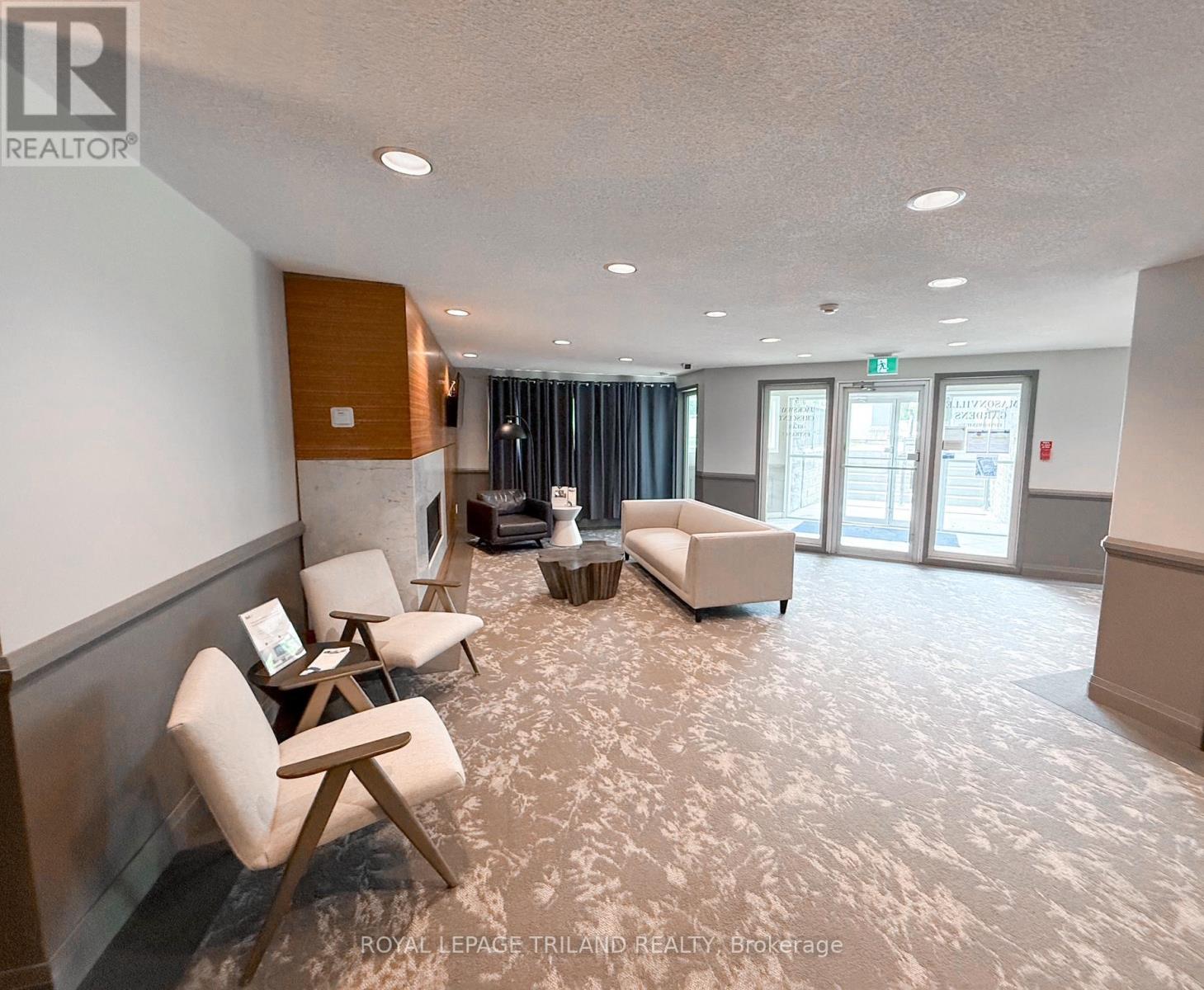 110 - 5 Jacksway Crescent, London North (North G), ON - Indoor