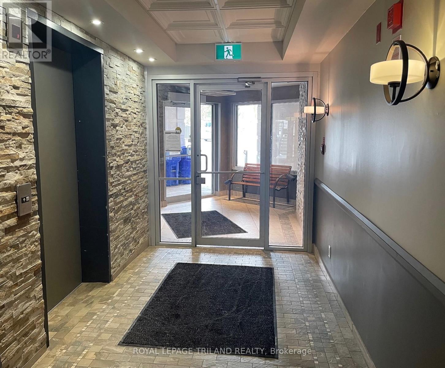 110 - 5 Jacksway Crescent, London North (North G), ON - Indoor Photo Showing Other Room