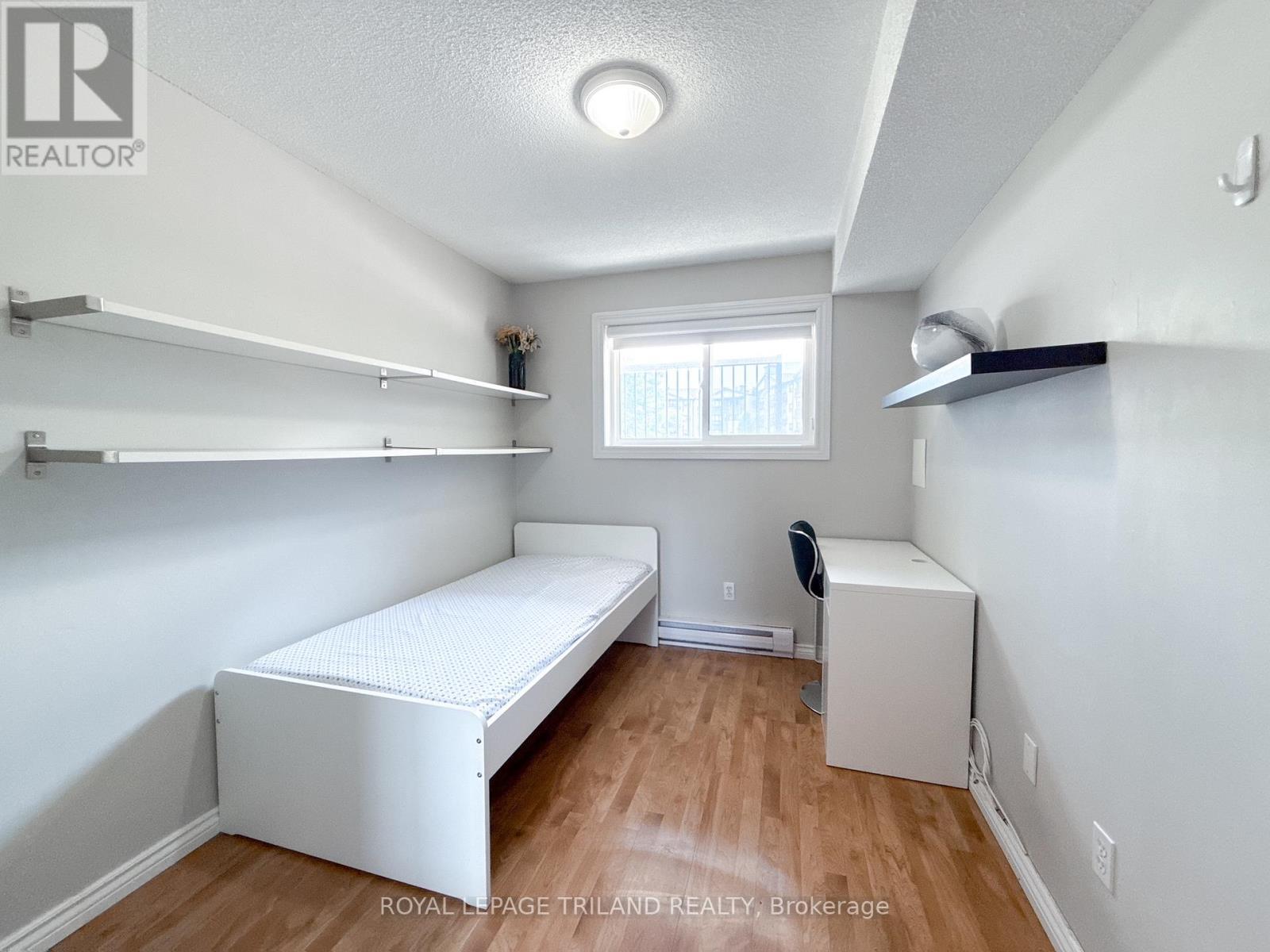 110 - 5 Jacksway Crescent, London North (North G), ON - Indoor