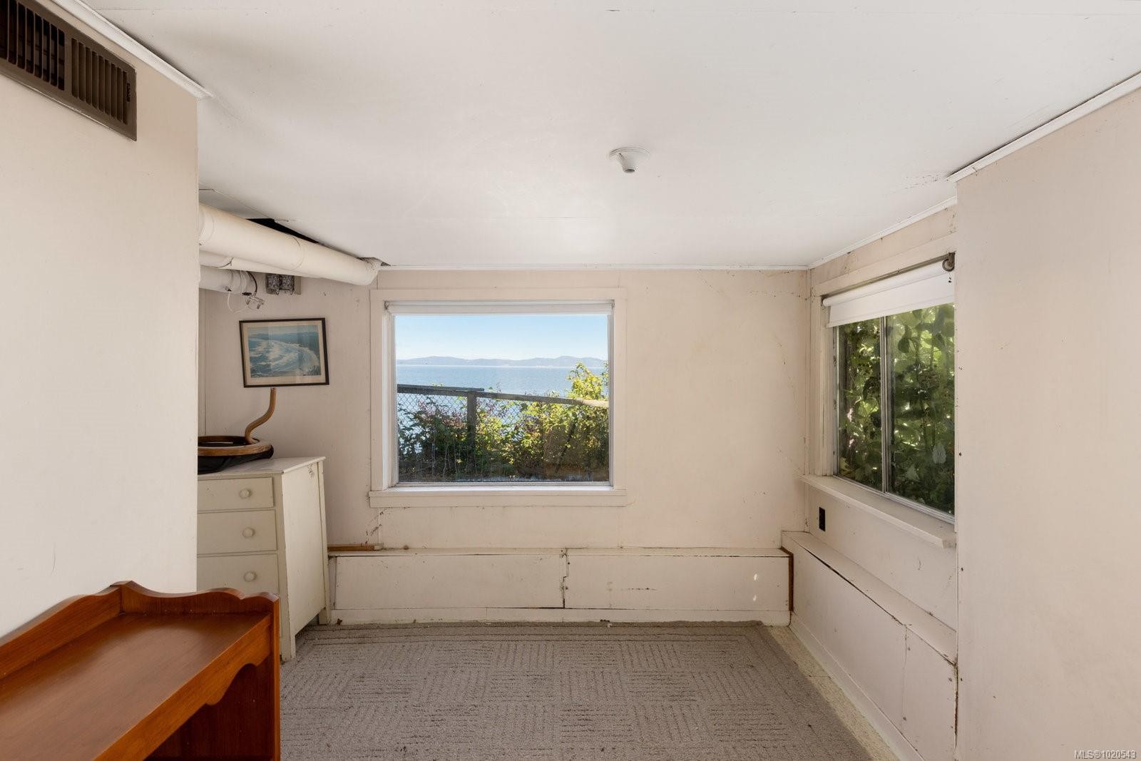 5015 Cordova Bay Rd, Saanich, BC