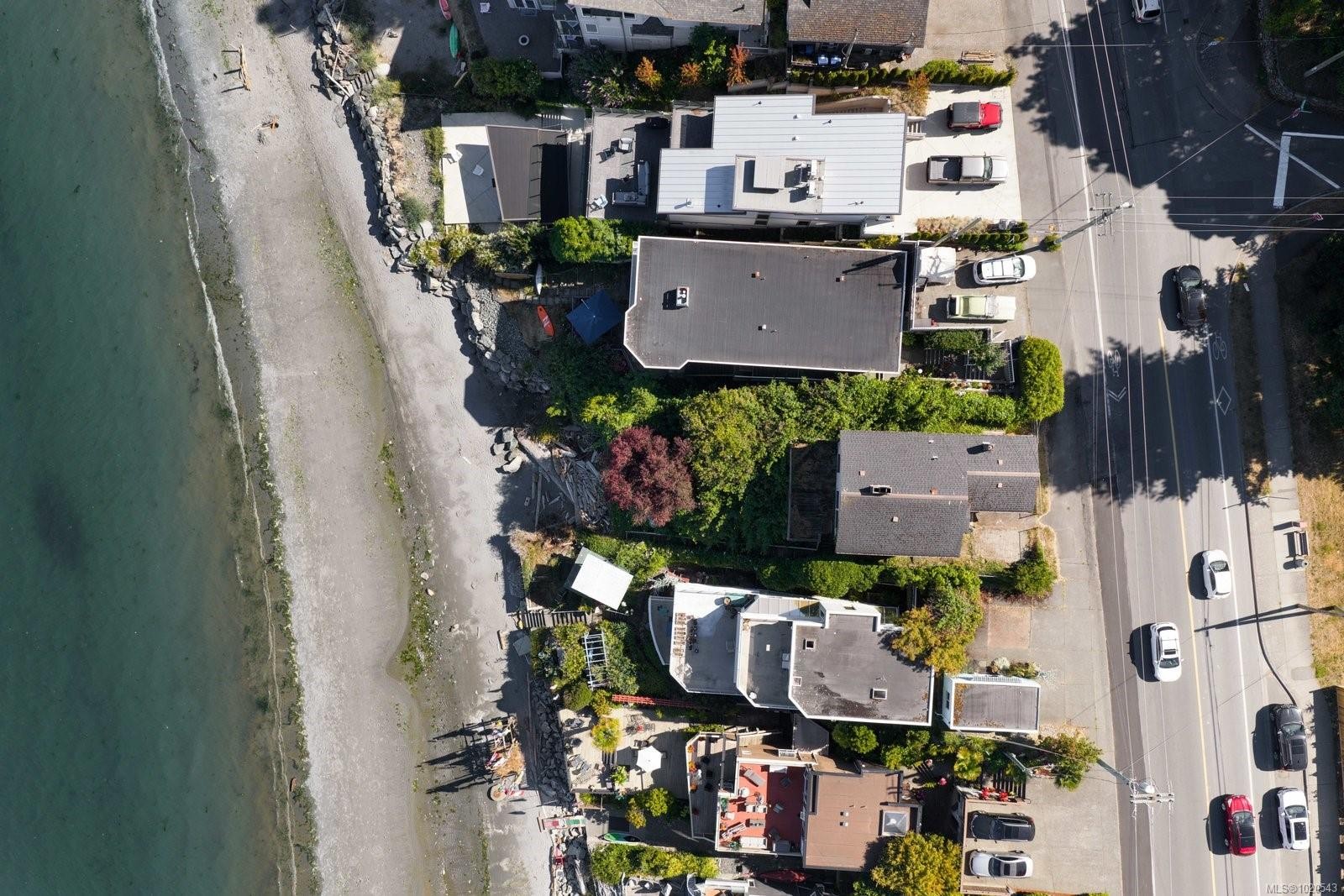 5015 Cordova Bay Rd, Saanich, BC