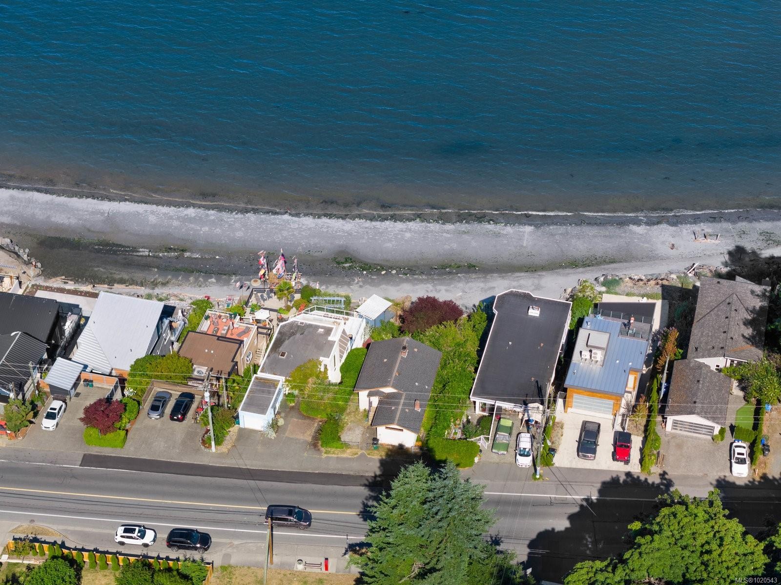 5015 Cordova Bay Rd, Saanich, BC