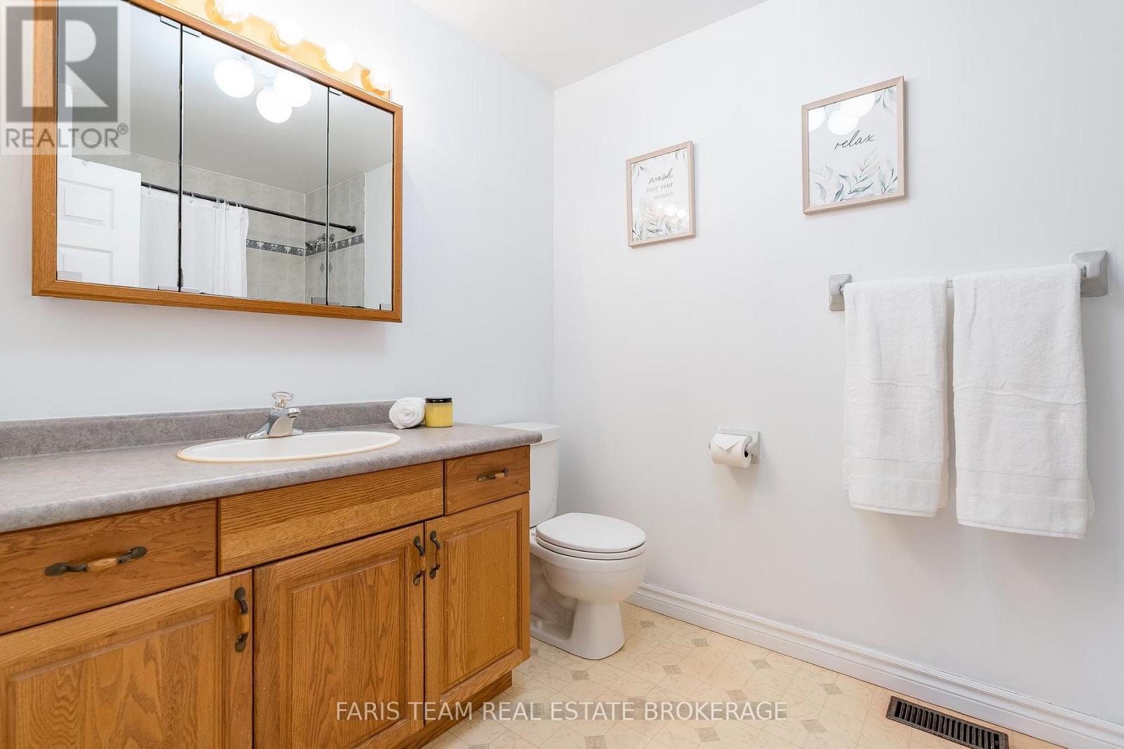 3576 Peter Street, Ramara, ON - Indoor Photo Showing Bathroom