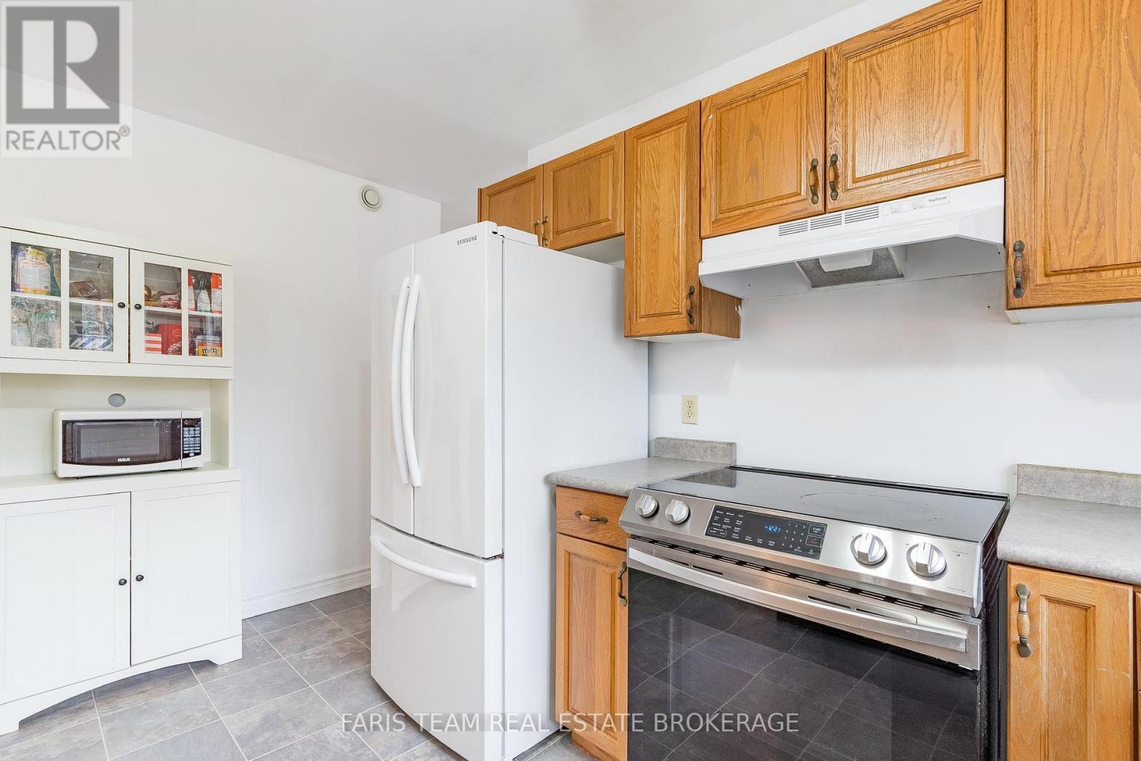 3576 Peter Street, Ramara, ON - Indoor Photo Showing Kitchen