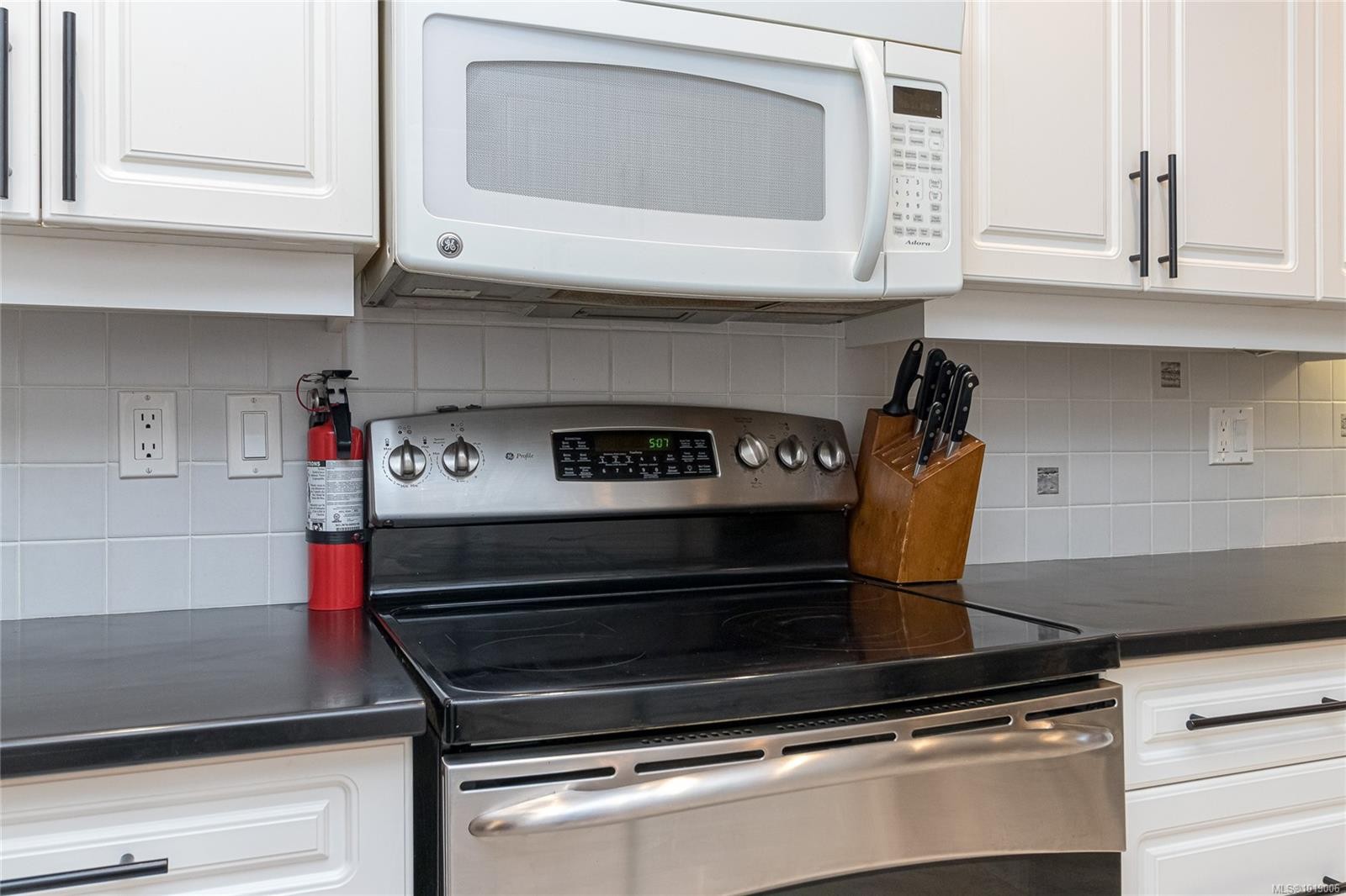 33-909 Admirals Rd, Esquimalt, BC