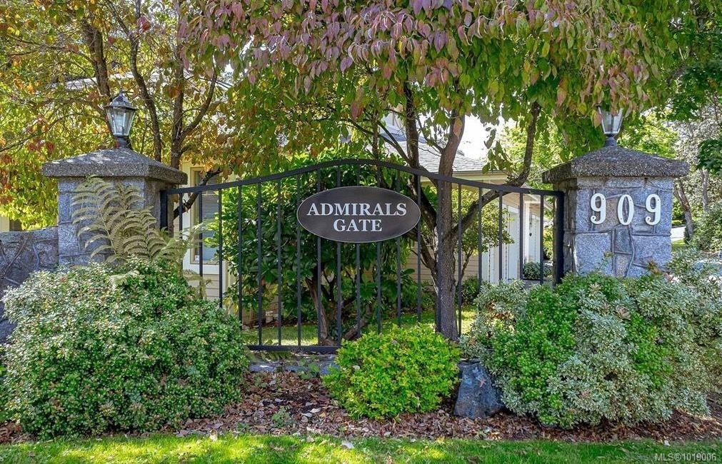 33-909 Admirals Rd, Esquimalt, BC
