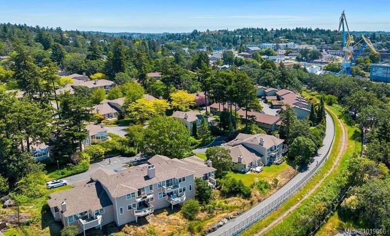 33-909 Admirals Rd, Esquimalt, BC