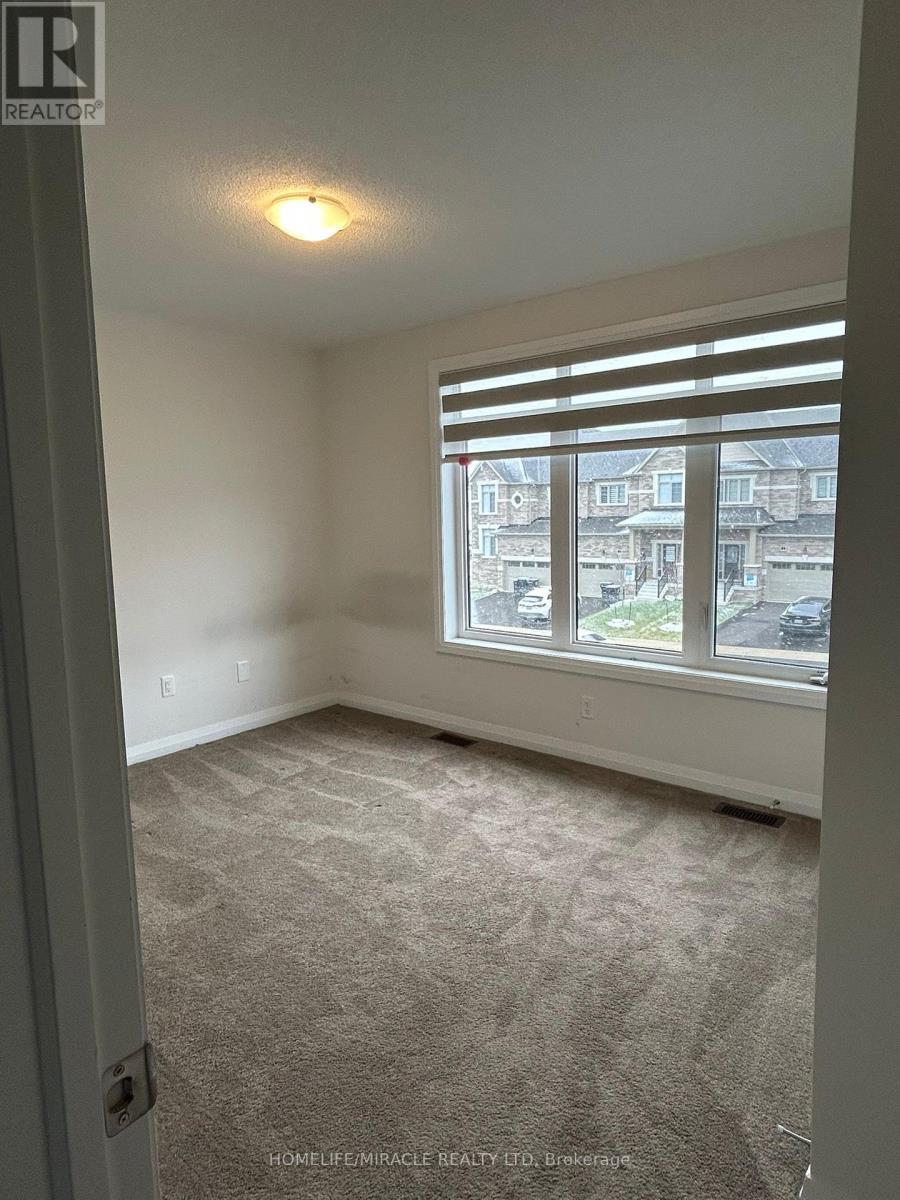 11 Federica Crescent W, Wasaga Beach, ON - Indoor Photo Showing Other Room