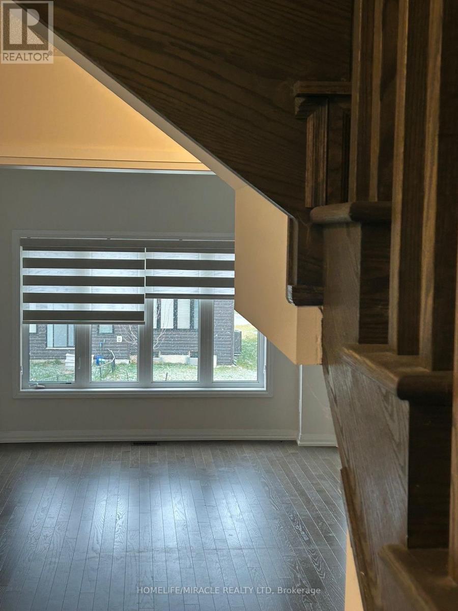 11 Federica Crescent W, Wasaga Beach, ON - Indoor Photo Showing Other Room