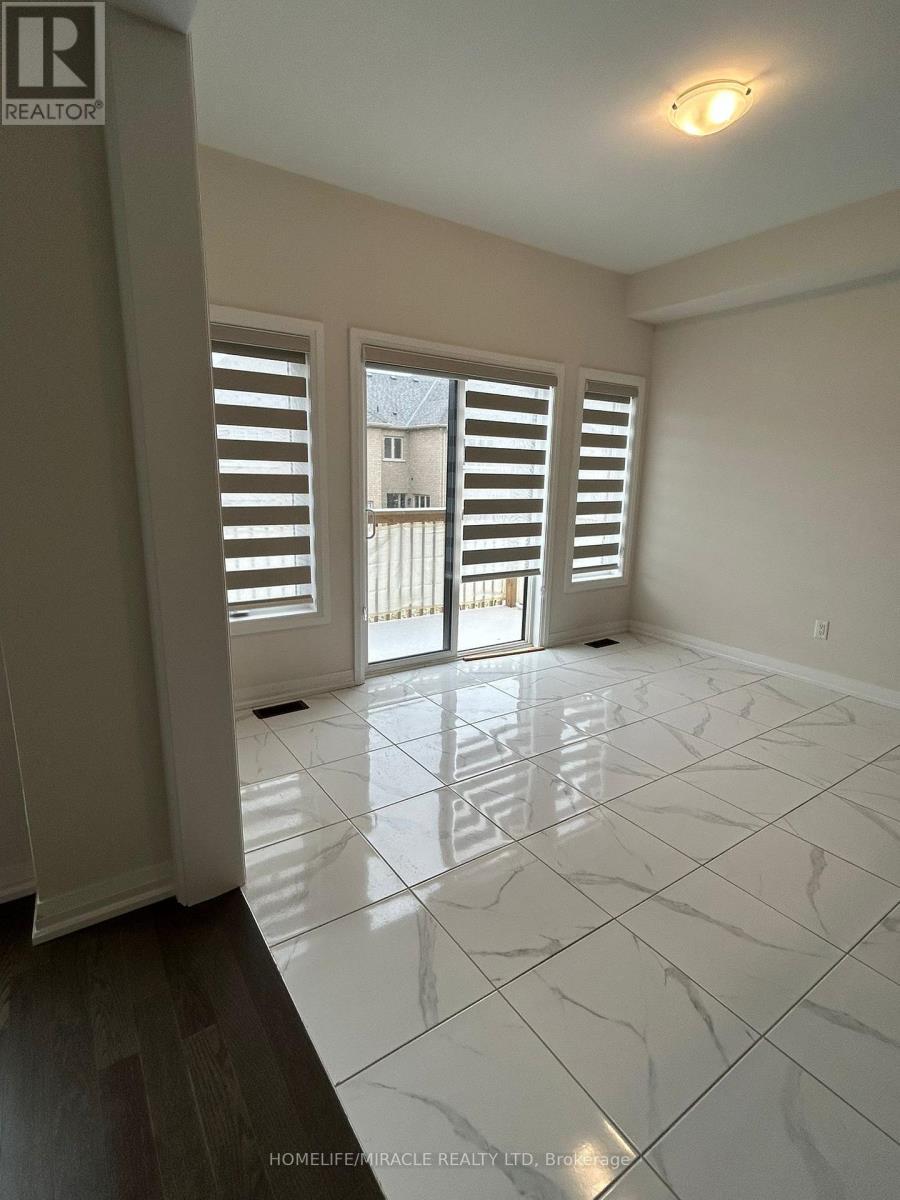 11 Federica Crescent W, Wasaga Beach, ON - Indoor Photo Showing Other Room