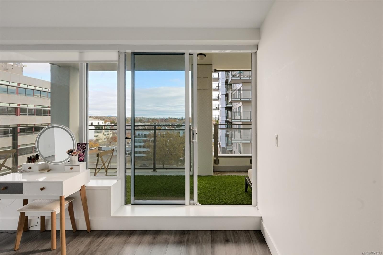 1006-777 Herald St, Victoria, BC - Indoor