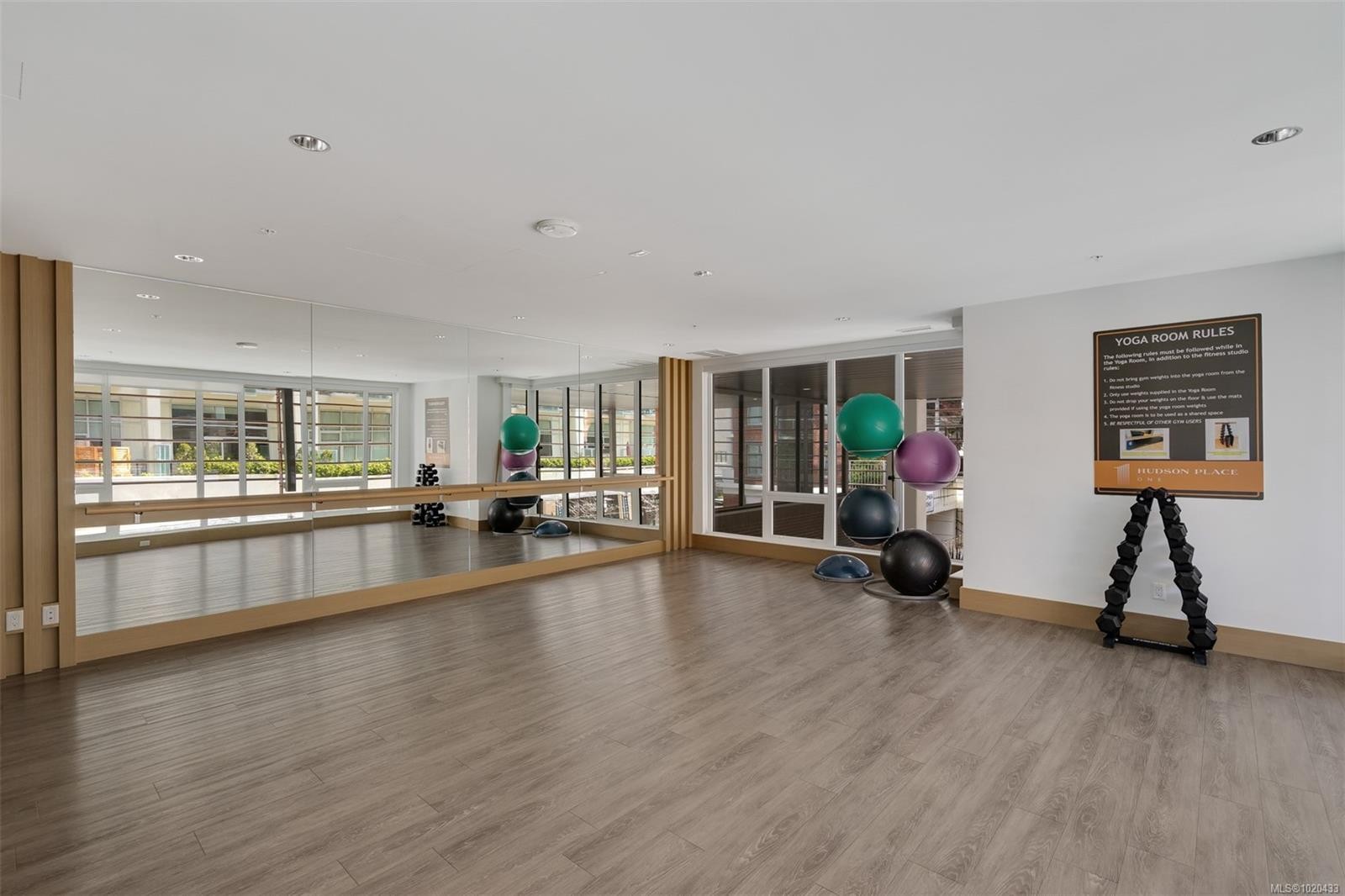 1006-777 Herald St, Victoria, BC - Indoor