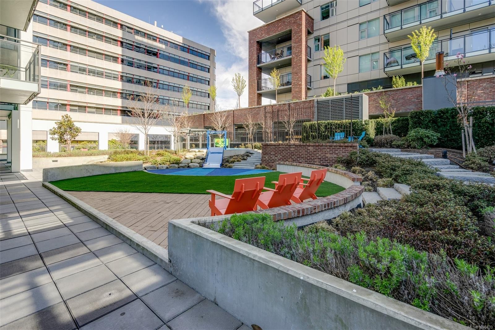 1006-777 Herald St, Victoria, BC - Outdoor