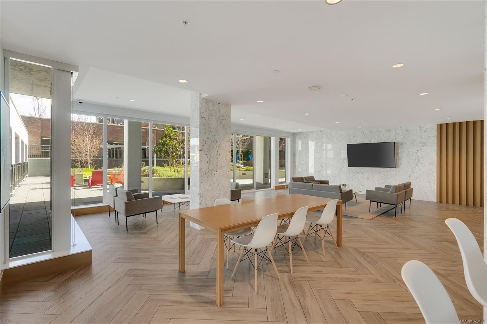 1006-777 Herald St, Victoria, BC - Indoor