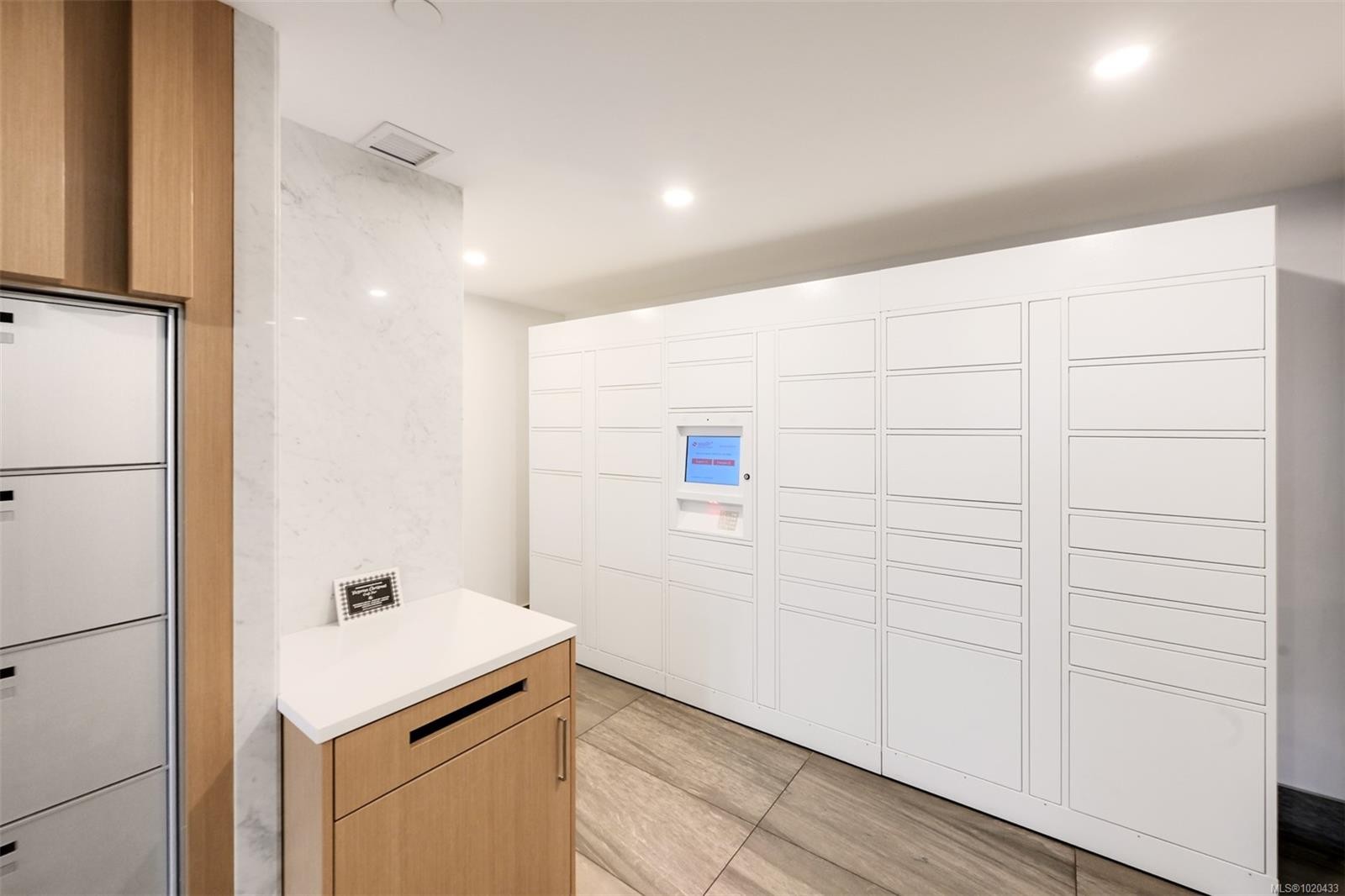 1006-777 Herald St, Victoria, BC - Indoor