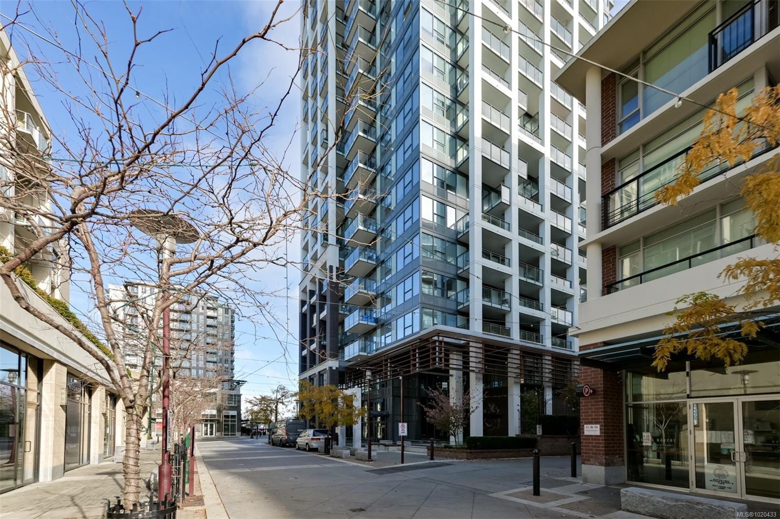 1006-777 Herald St, Victoria, BC - Outdoor