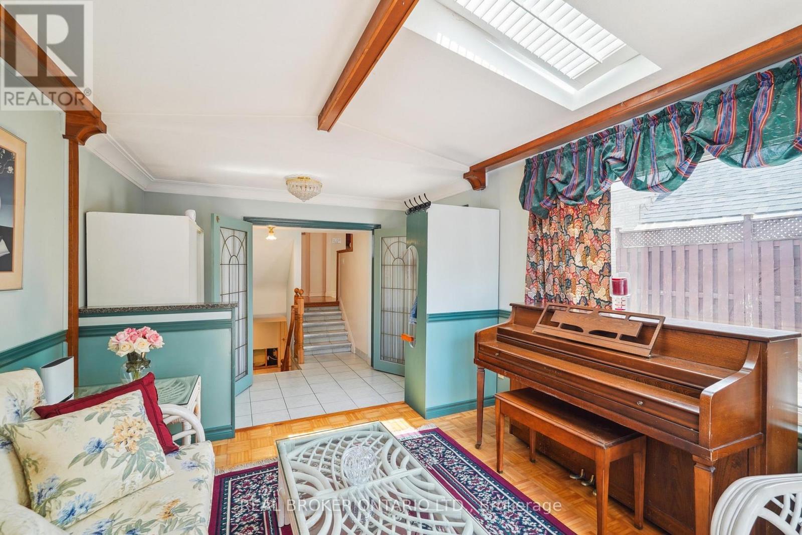 38 Riverview Heights, Toronto, ON - Indoor Photo Showing Other Room