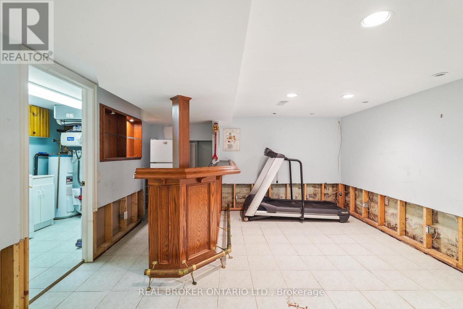 38 Riverview Heights, Toronto, ON - Indoor Photo Showing Other Room